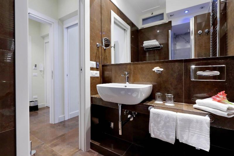 Piazza Venezia Grand Suite - Oda