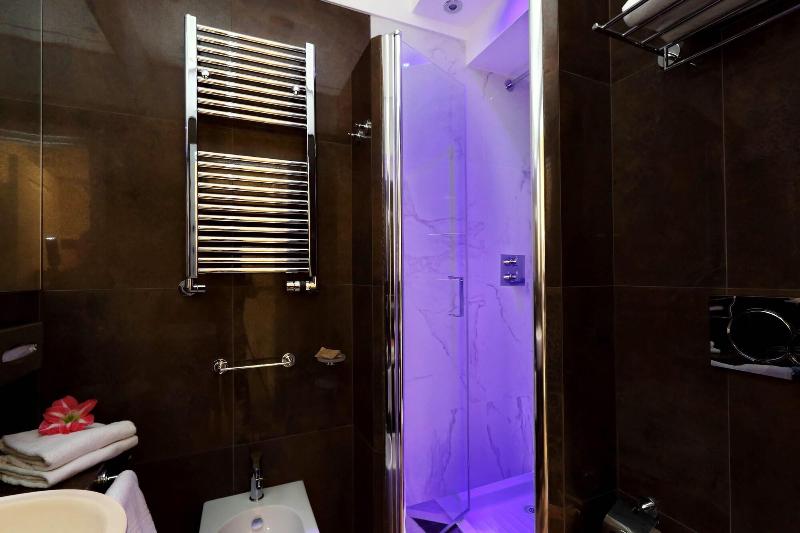 Piazza Venezia Grand Suite - Oda