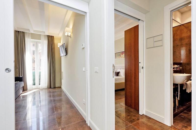 Piazza Venezia Grand Suite - Oda