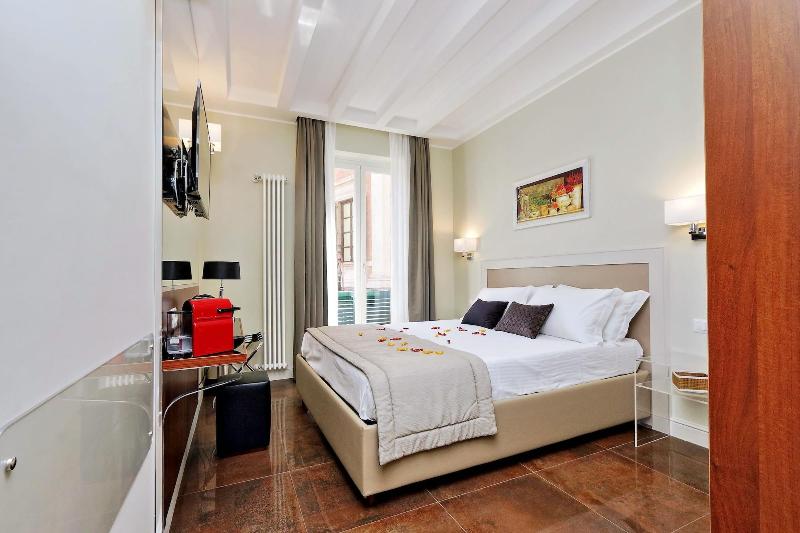 Piazza Venezia Grand Suite - Oda
