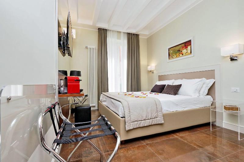 Piazza Venezia Grand Suite - Oda