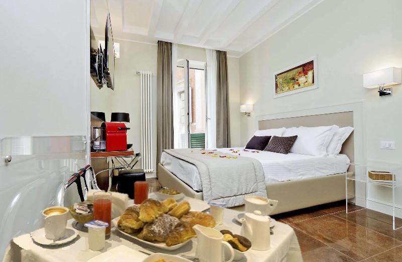 Piazza Venezia Grand Suite - Oda