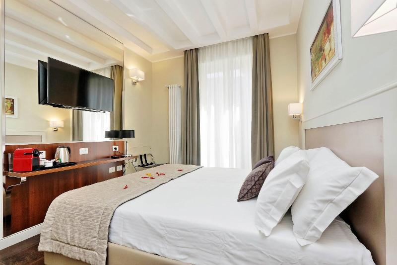 Piazza Venezia Grand Suite - Oda