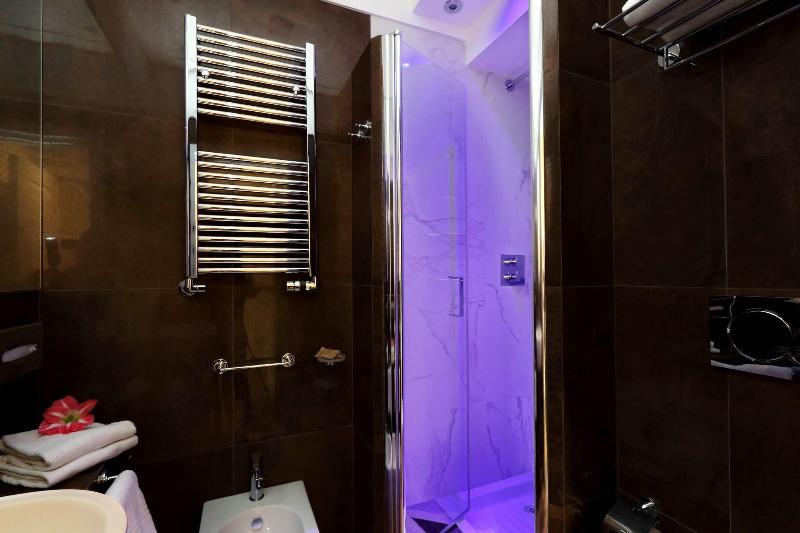 Piazza Venezia Grand Suite - Oda