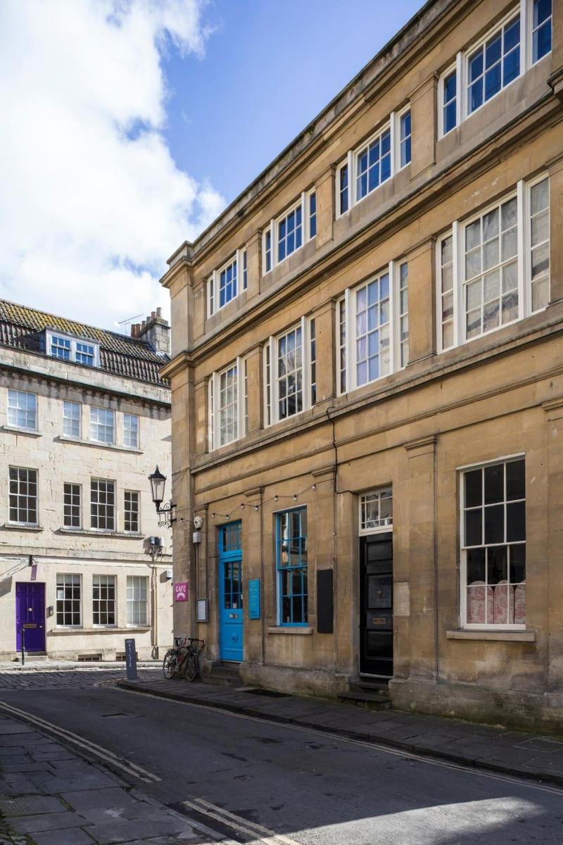 Dream Stays Bath - Queen Street - Genel