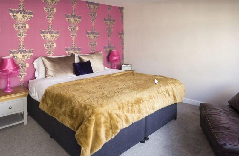 Dream Stays Bath - Queen Street - Oda