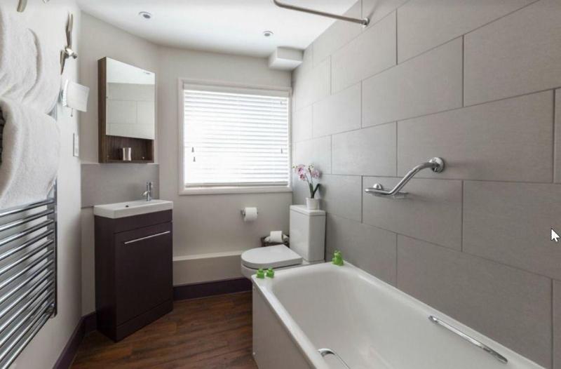 Dream Stays Bath - Queen Street - Oda