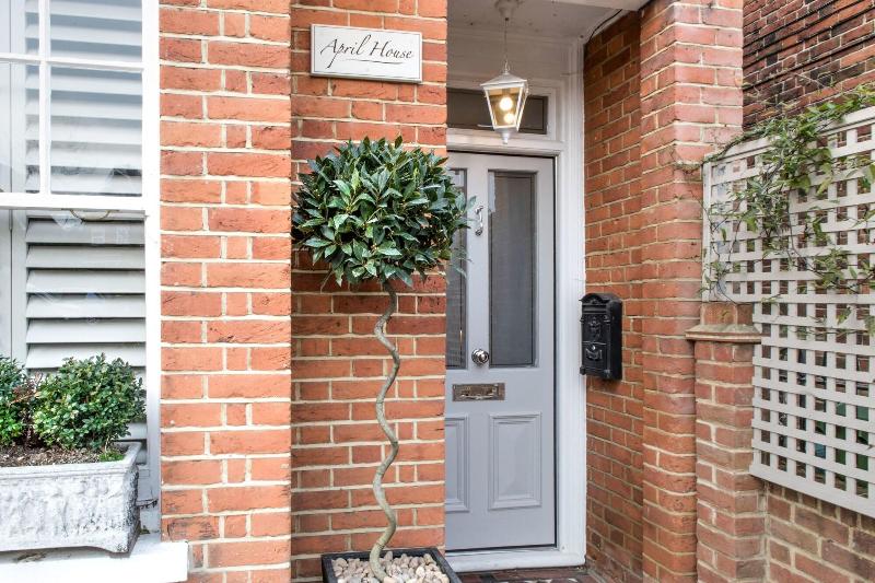 April House B&B - Genel