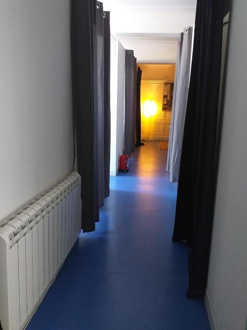 The Queens Hostel - Lobi