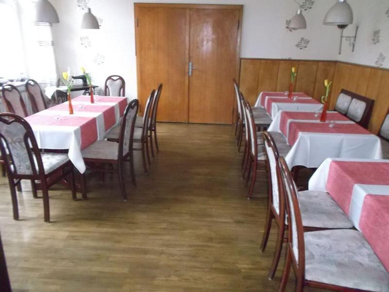 Gasthaus & Pension Zum Schwarzen Adler - Restoran
