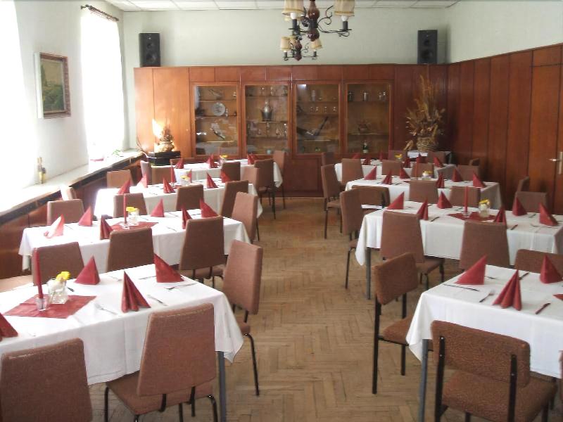 Gasthaus & Pension Zum Schwarzen Adler - Restoran
