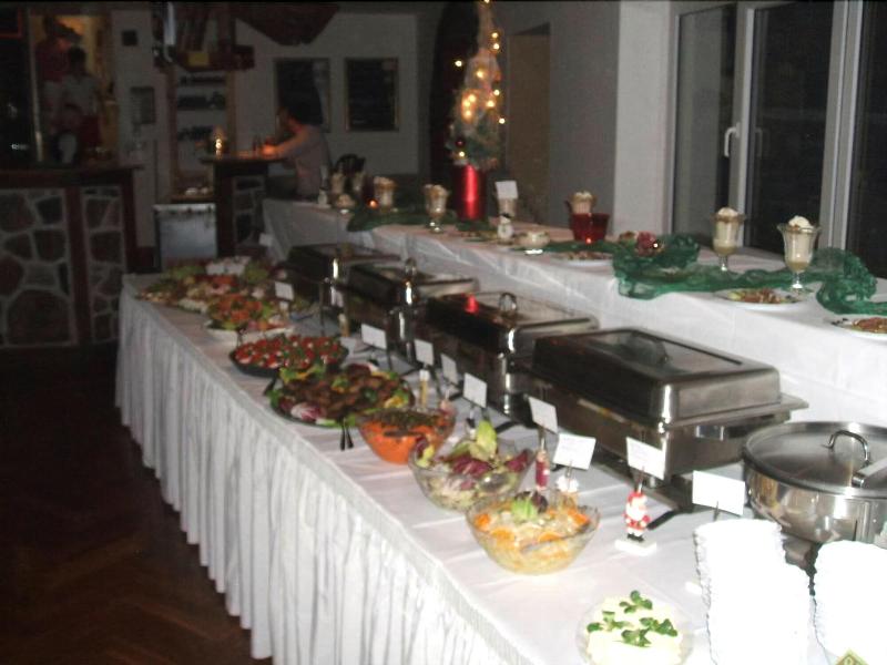 Gasthaus & Pension Zum Schwarzen Adler - Restoran