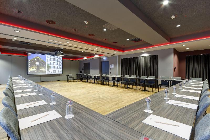 Qube Hotel Bahnstadt - Toplantı