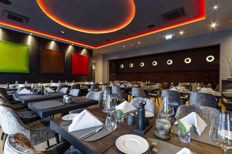 Qube Hotel Bahnstadt - Restoran