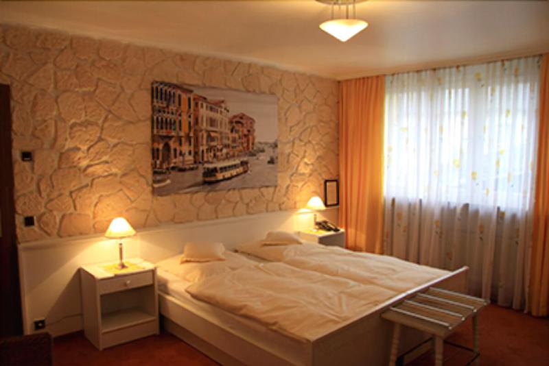 Hotel Die Post in Bürgel GmbH - Oda