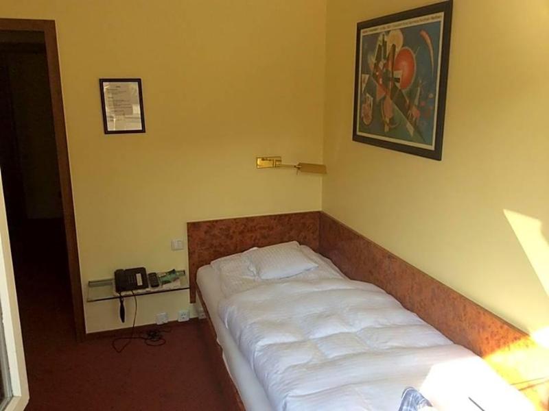 Hotel Die Post in Bürgel GmbH - Oda