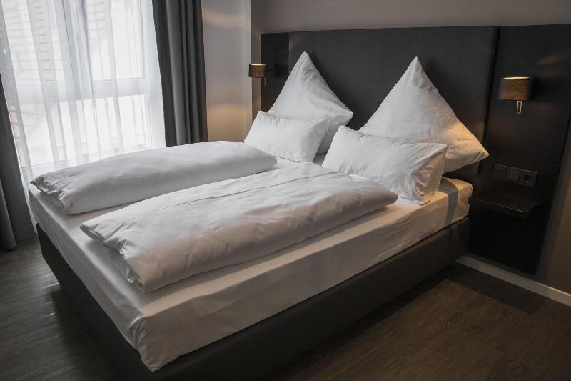 Hayta Hotel Stuttgart Airport Messe - Lobi