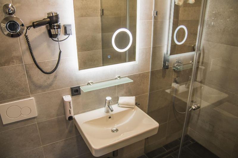 Hayta Hotel Stuttgart Airport Messe - Oda