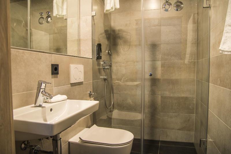 Hayta Hotel Stuttgart Airport Messe - Oda