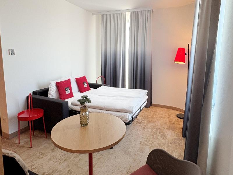 Holiday Inn - the niu, Sparrow Regensburg - Oda