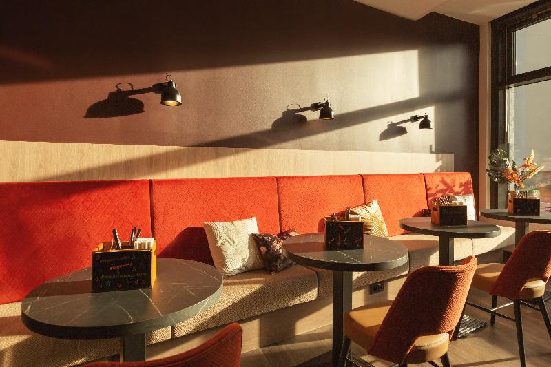 Holiday Inn - the niu, Sparrow Regensburg - Restoran