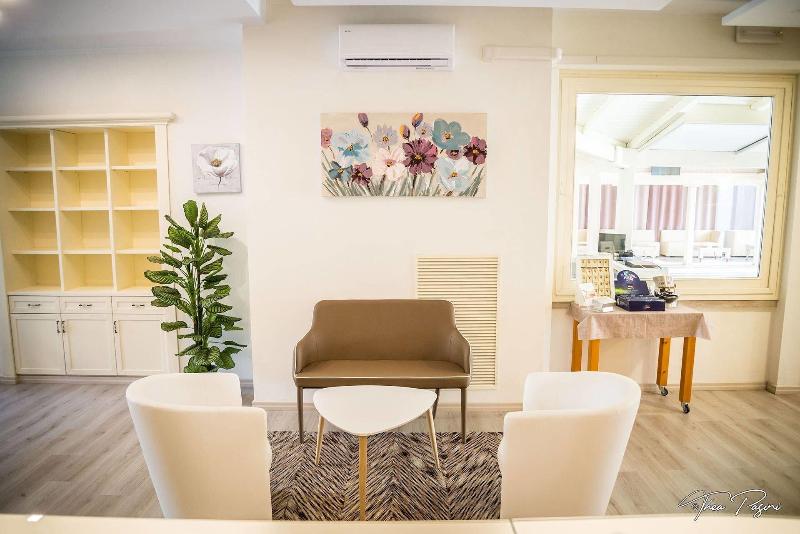 Hotel Lonatino - Lobi