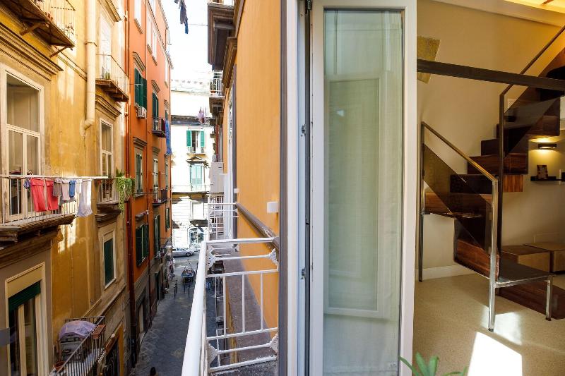 Melrose Napoli - Oda