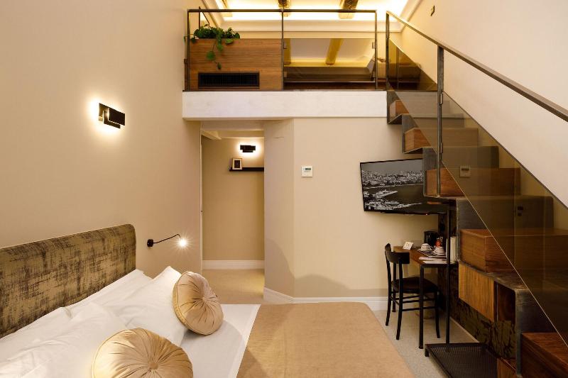 Melrose Napoli - Oda