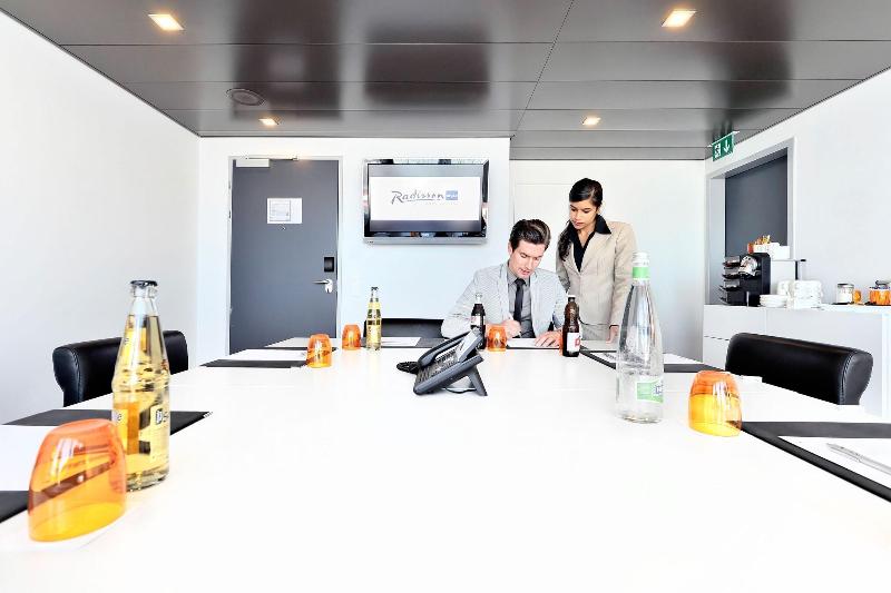 Radisson Blu Hotel, Lucerne - Toplantı