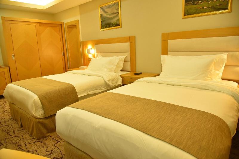 The Muscat Plaza Hotel - Oda