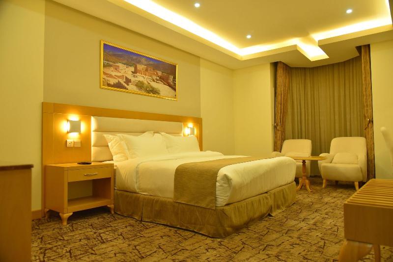 The Muscat Plaza Hotel - Oda