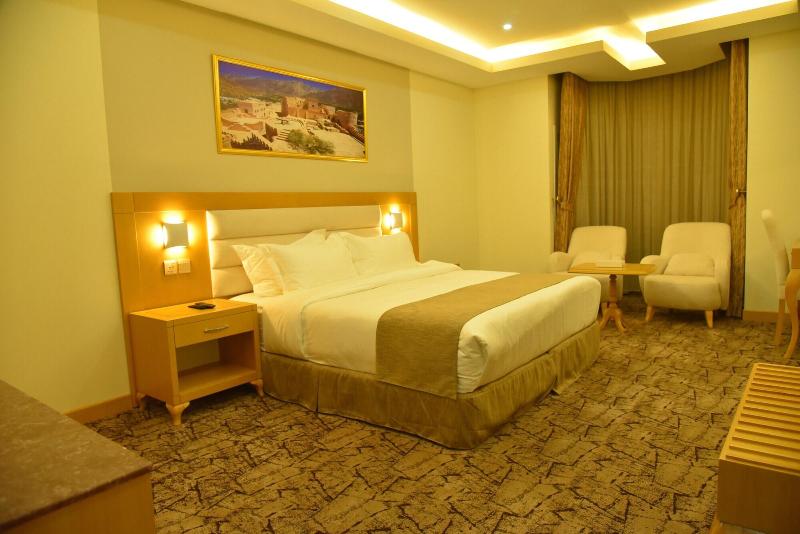 The Muscat Plaza Hotel - Oda