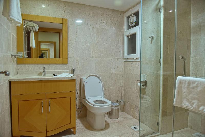 The Muscat Plaza Hotel - Oda