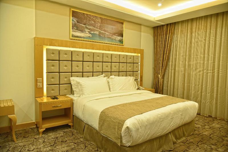 The Muscat Plaza Hotel - Oda