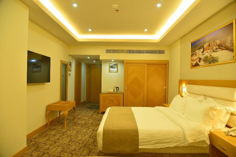 The Muscat Plaza Hotel - Oda