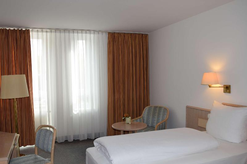 SCOTTY + PAUL Hotel Deggendorf - Oda