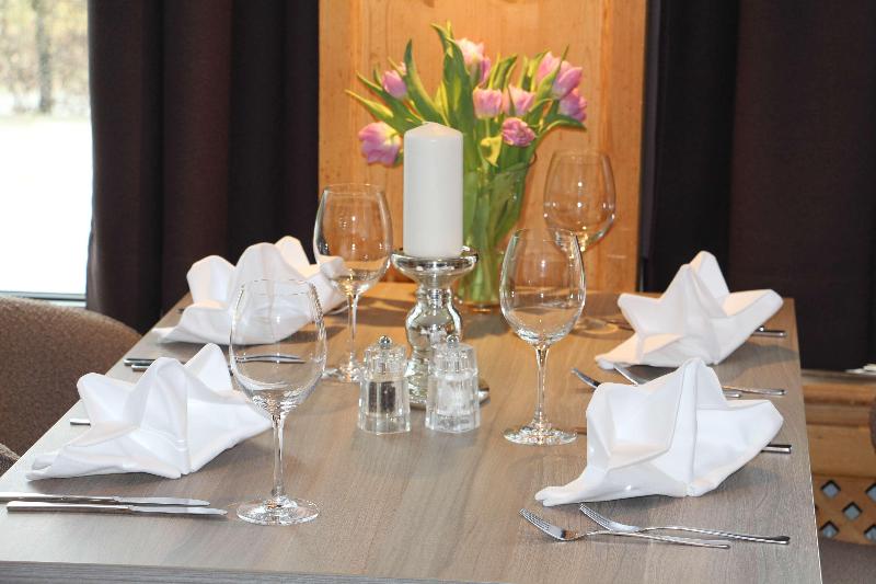 SCOTTY + PAUL Hotel Deggendorf - Restoran