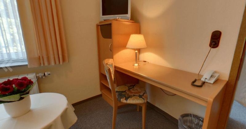 Ems-Hotel - Oda