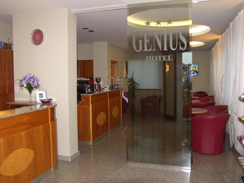 Genius Hotel - Lobi
