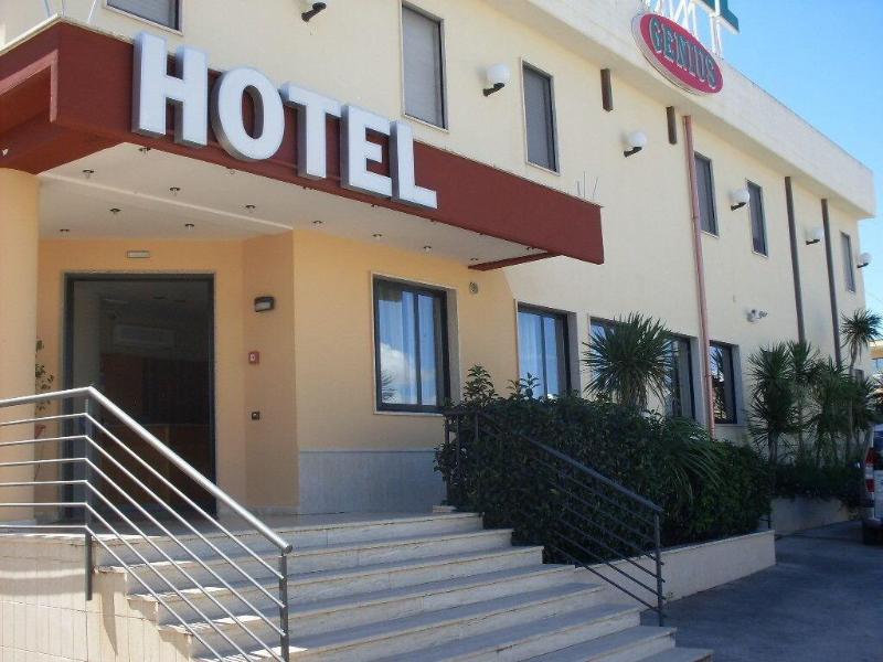 Genius Hotel - Genel