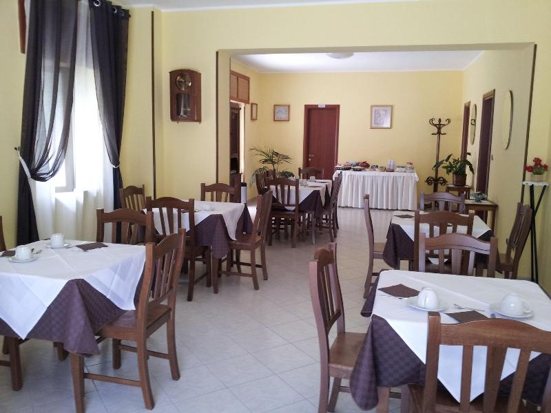 Holiday Bed & Breakfast Vico del Gargano - Restoran
