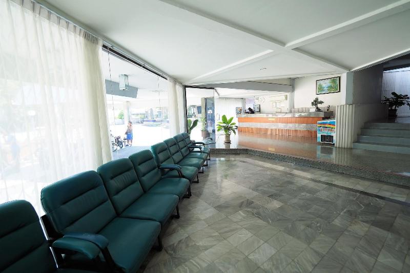Pachara Hotel And Restaurant - Lobi