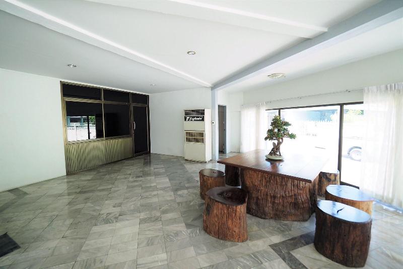 Pachara Hotel And Restaurant - Lobi