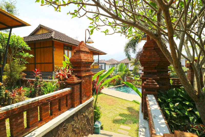 Villa Gardenia Bandung by ZUZU - Genel