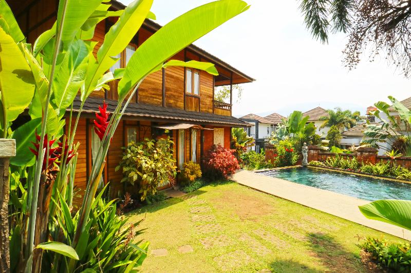 Villa Gardenia Bandung by ZUZU - Genel