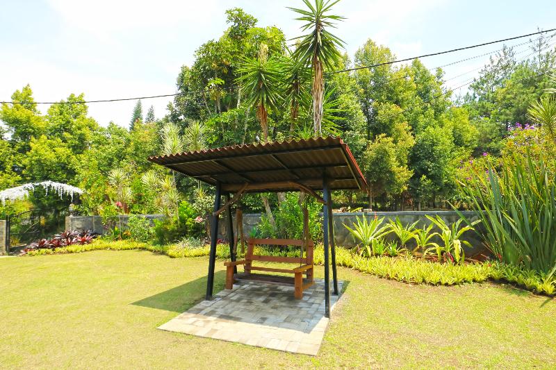 Villa Gardenia Bandung by ZUZU - Genel