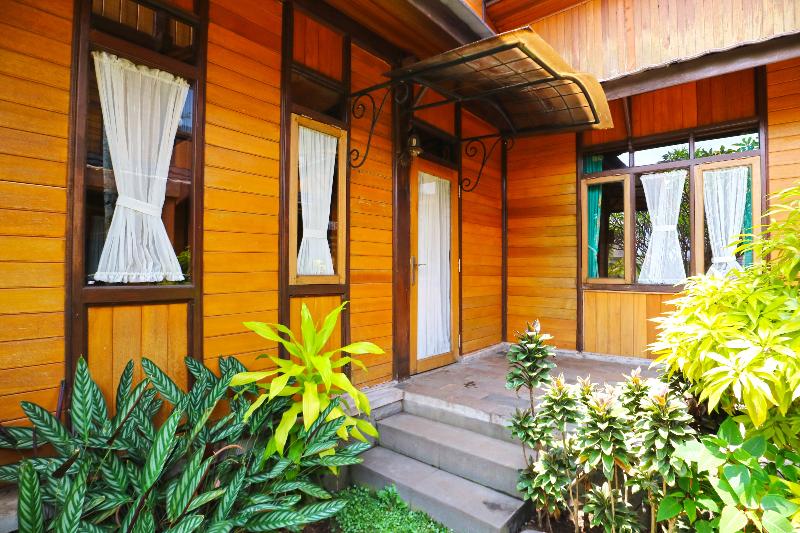 Villa Gardenia Bandung by ZUZU - Genel