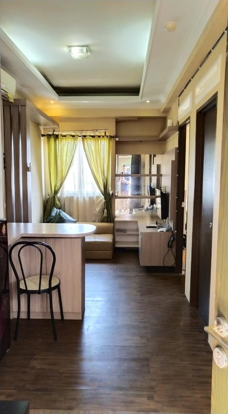 The Suites Metro Apartment Desta Farispro by ZUZU - Oda