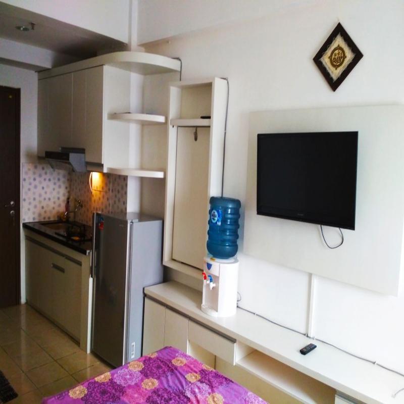 The Suites Metro Apartment Desta Farispro by ZUZU - Oda