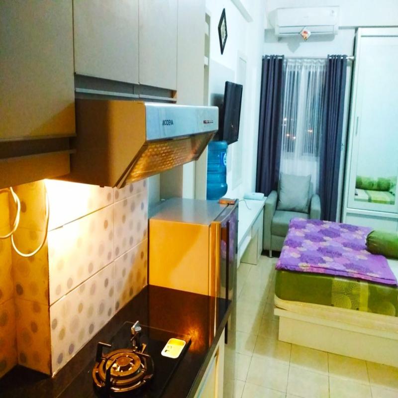 The Suites Metro Apartment Desta Farispro by ZUZU - Oda